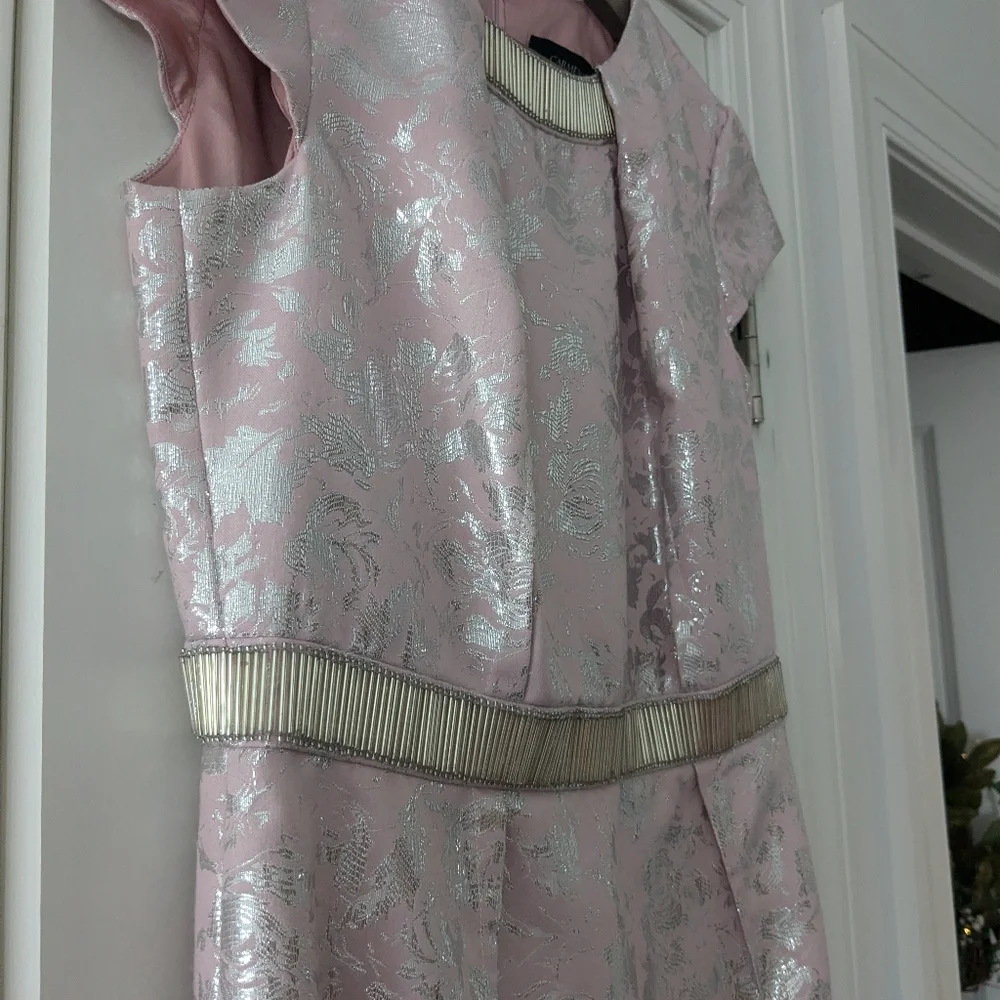 Beautiful Carmen Marc Valvo satin dress size 6 pink silver embellished - Picture 9 of 11
